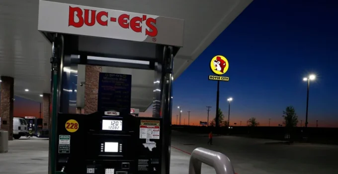Gigante Bilionária "Buc-ee's" Processa Mini Mercado "Beaver's" por Logo de Castor e Gera Revolta Nacional