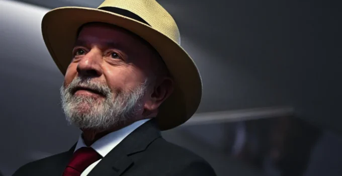 Lula busca aproximação com mercado: Jantar com banqueiros e empresários a um mês da eleição gera debate