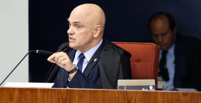 STF e Senado em Xeque: Ministro Moraes sob Fogo Cruzado Após Vazamentos e Recuo de Toffoli