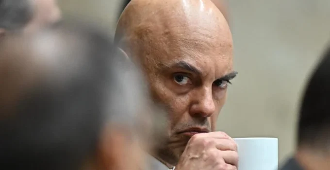 Polícia Federal Revela Mensagens de Gratidão e Luxo: Vorcaro e Moraes em Contrato Milionário com Escritório da Esposa do Ministro