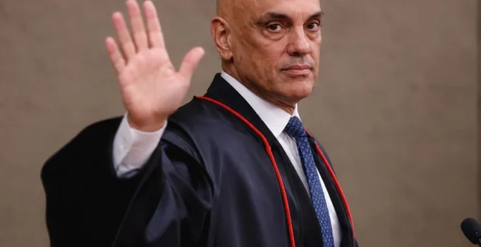 Pessimismo no STF: Crise entre Moraes e Mendonça divide opiniões e acende debate sobre esperança e lógica na política brasileira