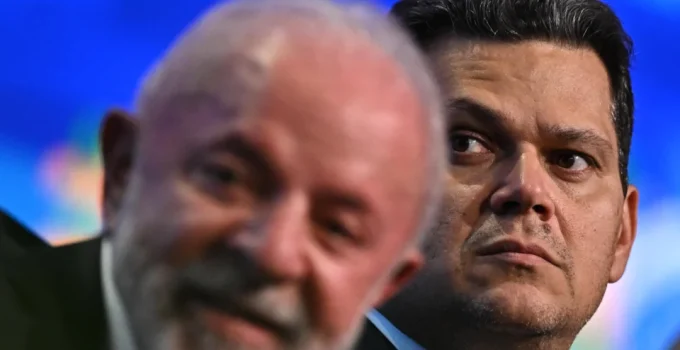 Alcolumbre adia votação da PEC 6x1 e frustra plano de Lula para beneficiar trabalhadores antes das eleições