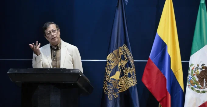 Gustavo Petro Alerta: Algoritmos dos EUA e "Tecnofascismo" Podem Interferir nas Eleições Brasileiras de 2024