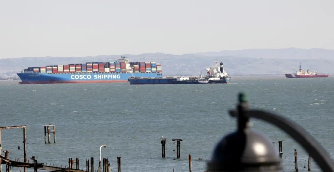 EUA Acusam Gigante Chinesa COSCO de Espionagem Militar com Equipamentos Ocultos em Navios