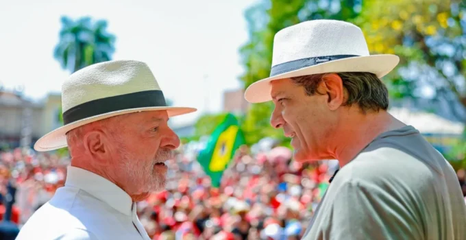 Lula ignora crise no STF em São Paulo e foca em Haddad, segurança e economia, atacando Flávio Bolsonaro