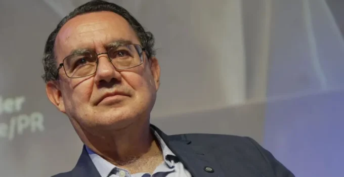 Augusto Cury se declara "pesadelo" de Lula e promete "aposentar" petista se chegar ao 2º turno das eleições presidenciais