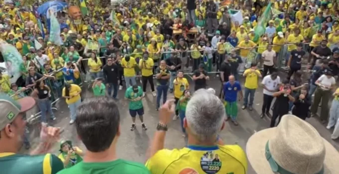 Direita em 15 Cidades Exige Impeachment de Moraes e Fora Lula no 7 de Setembro: Flávio Bolsonaro e Nikolas Ferreira Lideram Protestos