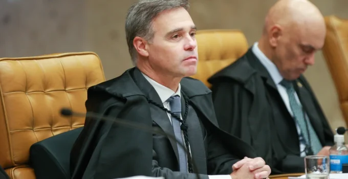 Crise na PF: Mendonça Afasta Diretor, AGU Recorre e Impeachment de Ministros do STF Vira Pauta Eleitoral