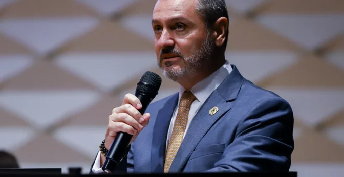 Delegados Federais Reagem a Afastamento de Chefes da PF por Ministro do STF: "Atropelo Processual" e Pedido de Autonomia Constitucional