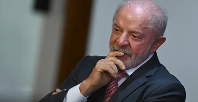 ABI que Acionou Moraes Contra Lei da Dosimetria Declara Apoio à Reeleição de Lula e Critica "Golpismo"