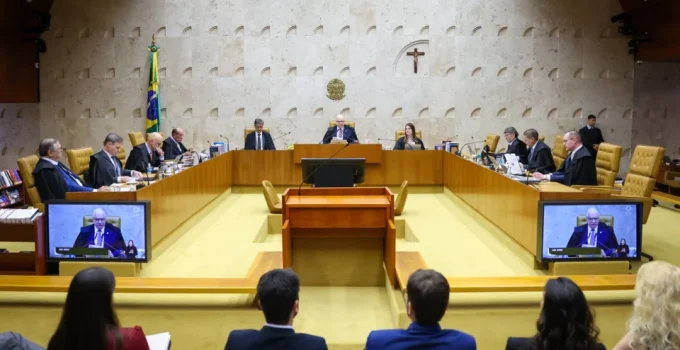 Crise no STF: 51,6% dos brasileiros acreditam que ministros decidem por interesse próprio, aponta pesquisa Meio/Ideia