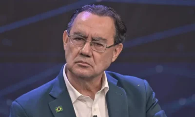Autoajuda nas Urnas: De Pablo Marçal a Augusto Cury, como livros de autoajuda viram voto e salvam a alma do eleitor exausto?