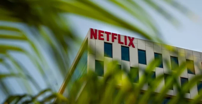 Flórida Processa Netflix: Acusa Plataforma de Rastrear Dados de Crianças para Publicidade e Ganho Comercial