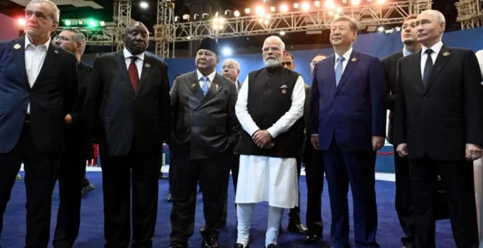 BRICS: Líderes criticam bloqueio a Cuba e pedem reforma da ONU em cúpula na Índia