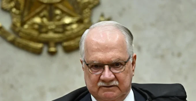 STF: Fachin intima PF sobre celular de ex-banqueiro Vorcaro após pedidos de Moraes, Zanin e Gilmar