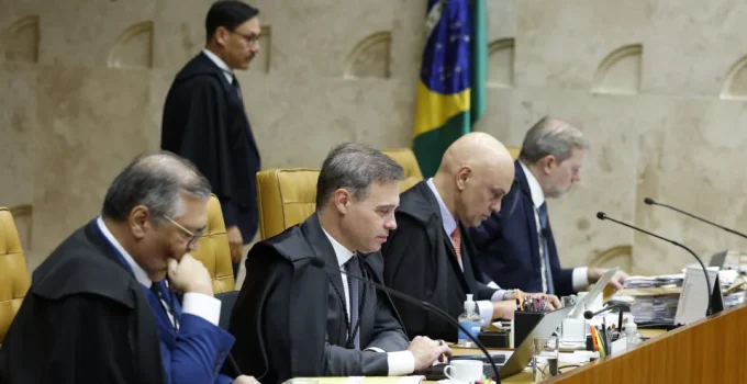 STF em Xeque: Congresso Propõe Fim da Vitaliciedade e Limites para Ministros em Decisões Individuais