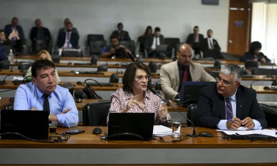 Senadores da Oposição Pedem Impeachment de Dias Toffoli no STF por Relações com Caso Banco Master