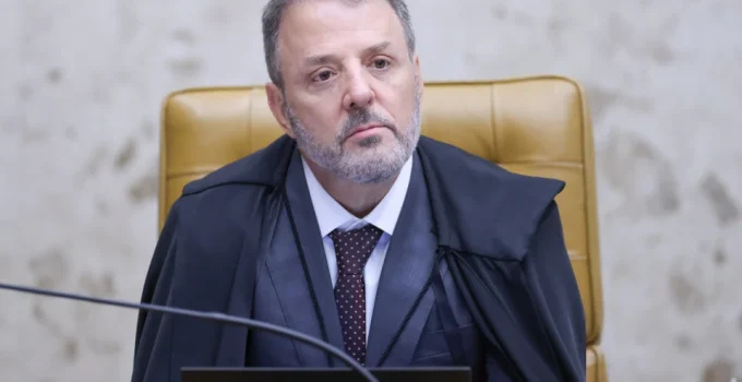 PGR questiona Fachin sobre pedido da PF para acessar dados financeiros de figuras com foro no caso Master