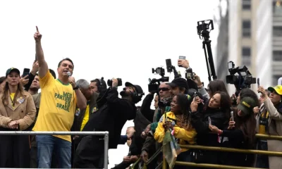 Flávio Bolsonaro Aciona STF Contra Filho de Sarney por Suposta Coação em Investigação do Filme Dark Horse