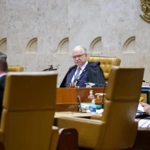 STF: Voto de Fachin ou 'in dubio pro reo'? Supremo debate regras de desempate em julgamento de Moraes