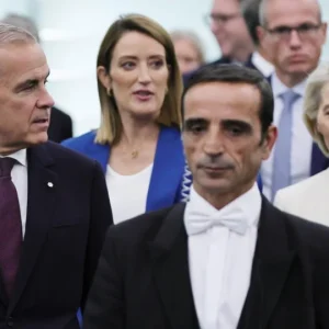 UE convida Canadá para ser membro associado em resposta a Trump, fortalecendo aliança contra tarifas americanas