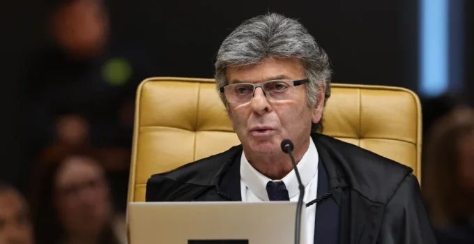 Filho de Fux orientou Daniel Vorcaro a enviar e-mail à secretária do pai no STF, revelam mensagens