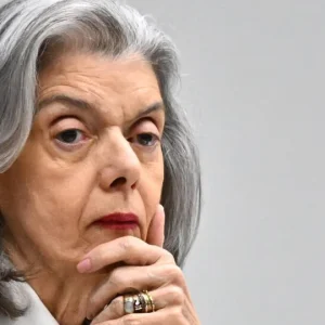 Cármen Lúcia, a Ministra do STF Que Se Declarou "Envergonhada" com o Cenário Atual da Corte