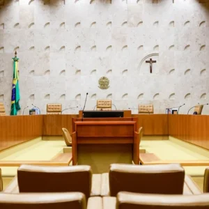 Celular de Vorcaro Revela Rede de Contatos com Metade do STF: Festas, Jatinhos e Contratos Milionários em Jogo