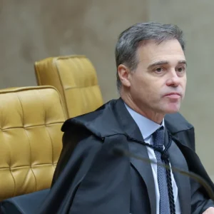 Lava Jato: Investigação contra Eduardo Cunha por propina em Furnas chega ao STF com Mendonça