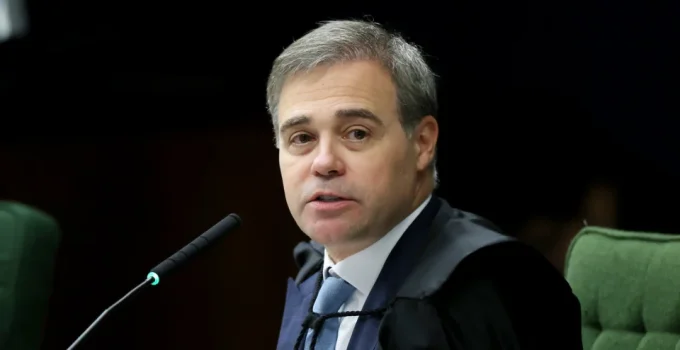 Mendonça rebate críticas de Gilmar Mendes no STF e defende código de ética após acusações de "ajuste" com Fux