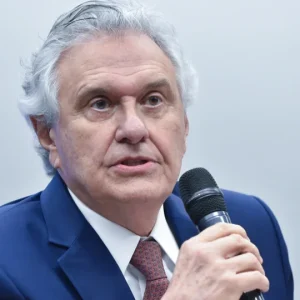 Caiado teme crise no STF impactar eleições de 2026 e pede sigilo de investigações