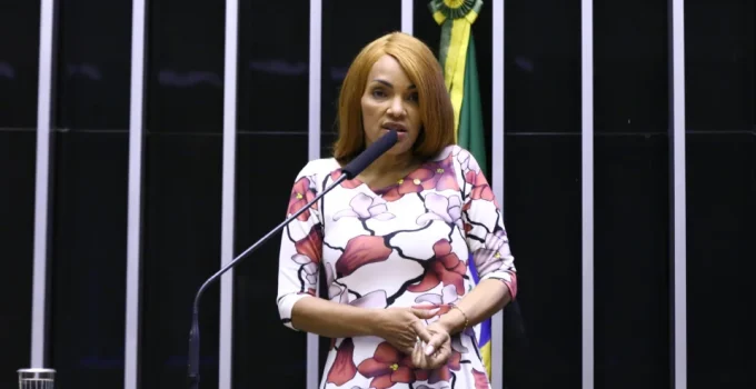 STJ mantém condenação de Flordelis a 50 anos de prisão por assassinato do marido, pastor Anderson do Carmo