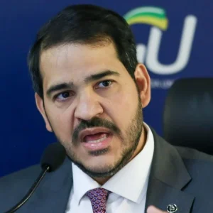 Governo Lula recorre ao STF para validar reajuste do Bolsa Família às vésperas das eleições, AGU defende legalidade