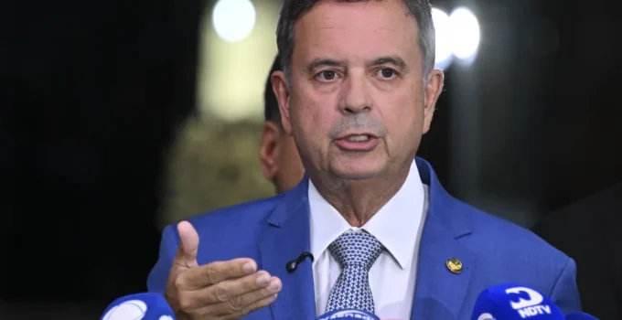 Rogério Marinho propõe que 49 senadores abram impeachment de ministro do STF e acabem com "blindagem"