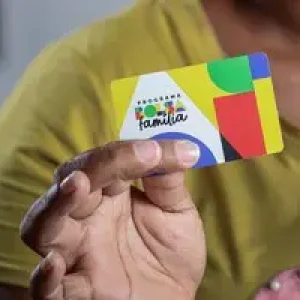 Bolsa Família: Reajuste de R$ 5,8 Bilhões Supera Investimento em 19.845 Empreendimentos do Novo PAC Saúde