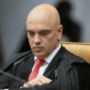 Escritório de Viviane Barci, esposa de Moraes, confirma voos em jatinho ligado a Daniel Vorcaro após vídeo explodir