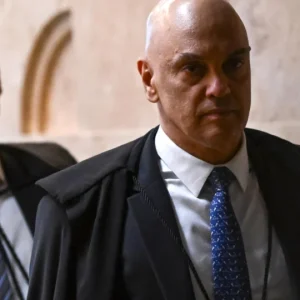 Moraes Critica Autocontenção Judicial em Jatinho de Luxo Após Discurso de Mendonça sobre Ativismo Judicial