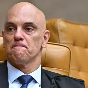 Vorcaro abriu mão de jatinho particular para garantir voo de Alexandre de Moraes e Viviane Barci, revelam mensagens