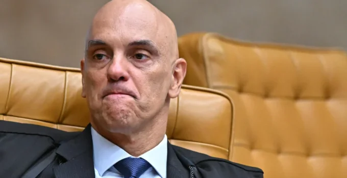 Vorcaro abriu mão de jatinho particular para garantir voo de Alexandre de Moraes e Viviane Barci, revelam mensagens