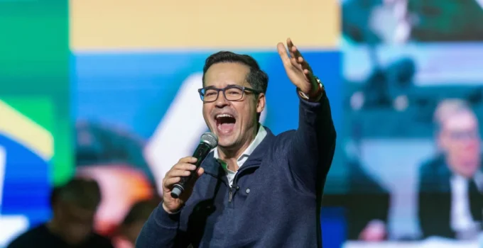 TSE mantém suspensão da campanha de Deltan Dallagnol, Mendonça e Nunes Marques divergem