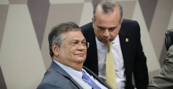 Rogério Marinho compara poder de Flávio Dino sobre emendas ao inquérito das fake news