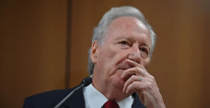 Vorcaro cobrou filho de Lewandowski para reativar contrato milionário com escritório do ministro da Justiça
