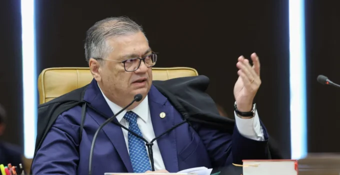 Flávio Dino e o Poder Ampliado: Investigações sobre Emendas Parlamentares Ameaçam o Congresso e Geram Alerta Geral