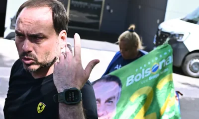 Carlos Bolsonaro critica "ambiente prisional severo" na Papudinha e defende prisão domiciliar para Jair Bolsonaro