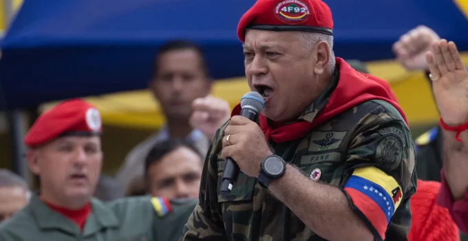 Número 2 do chavismo promete 'não descansar' até resgatar Maduro dos EUA em operação que chocou Caracas