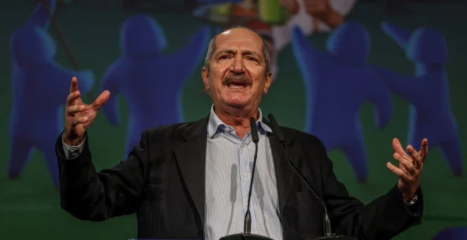 Candidatos Independentes Disputam Voto Conservador e Miram Desgastar Lula em 2026