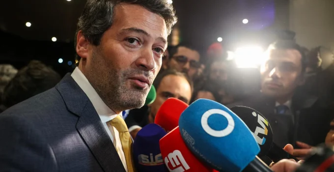 Portugal Rumo ao Segundo Turno: Seguro e Ventura Disputam Presidência em Eleição Histórica