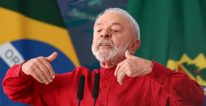 Lula critica ação militar dos EUA na Venezuela e defende "diálogo e soberania" em artigo no NYT