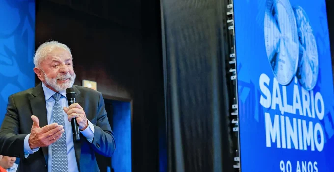 Lula critica salário mínimo, mas esquece impostos e escândalo Master: R$ 1.800 para o Estado?