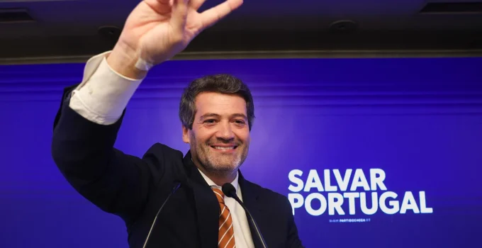 Aliados de Bolsonaro Vibram com Avanço de André Ventura em Portugal: "Direita Avança no Mundo Todo"